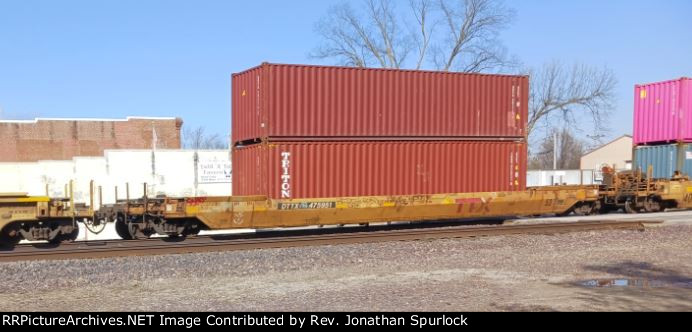 DTTX 475951 and two containers